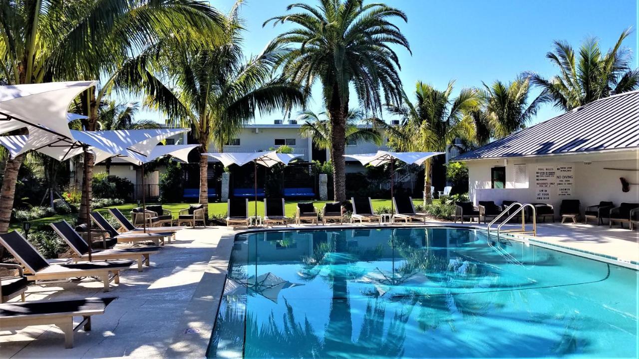Bali Hai Beachfront Resort And Spa Holmes Beach Exterior photo