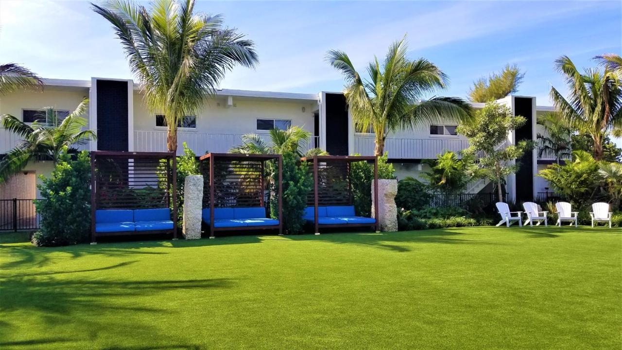 Bali Hai Beachfront Resort And Spa Holmes Beach Exterior photo