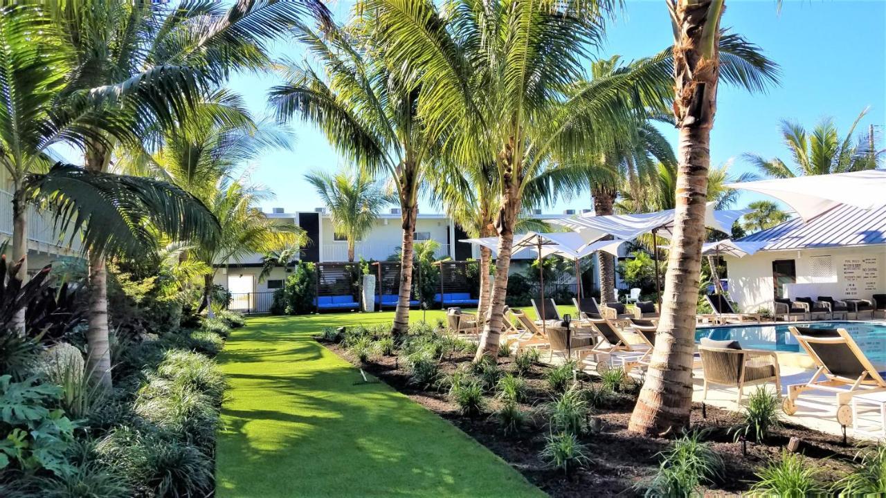 Bali Hai Beachfront Resort And Spa Holmes Beach Exterior photo