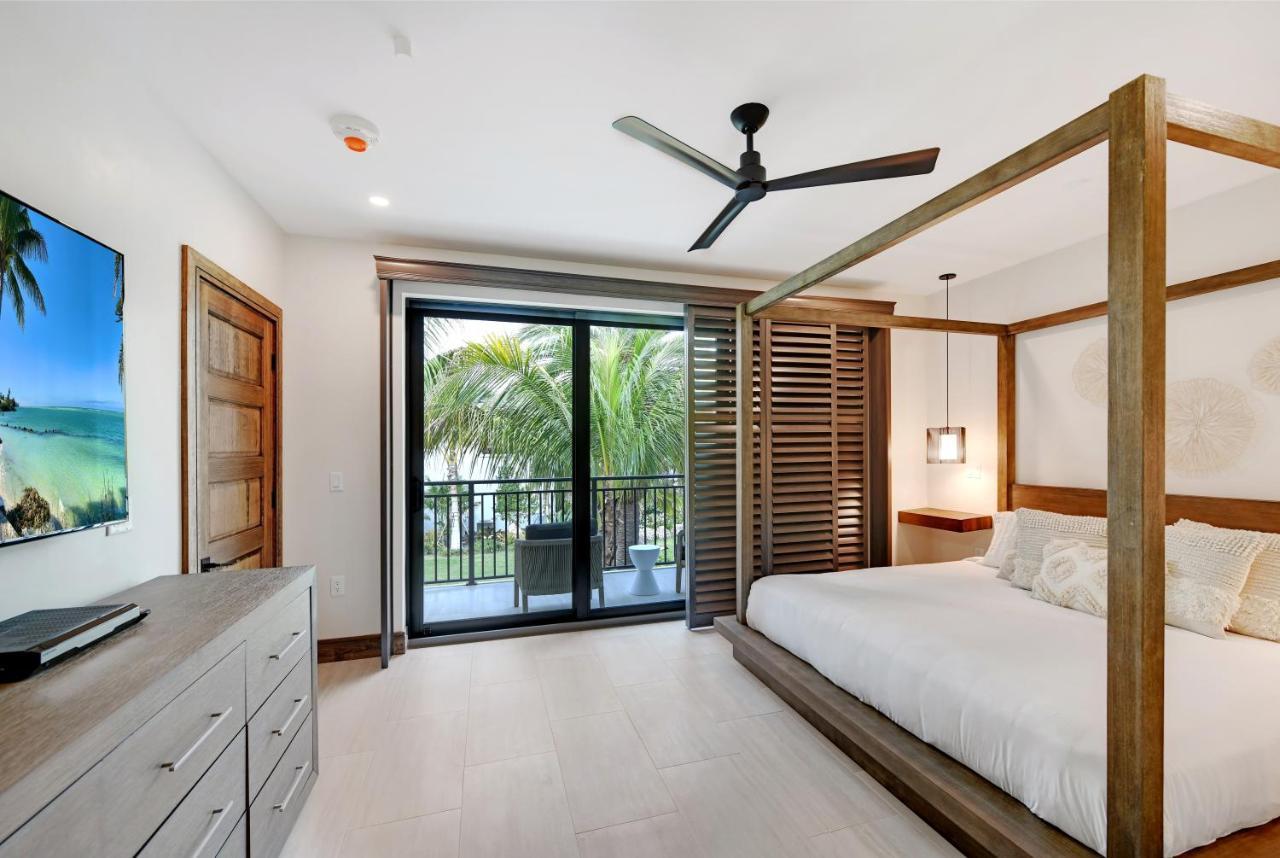 Bali Hai Beachfront Resort And Spa Holmes Beach Exterior photo